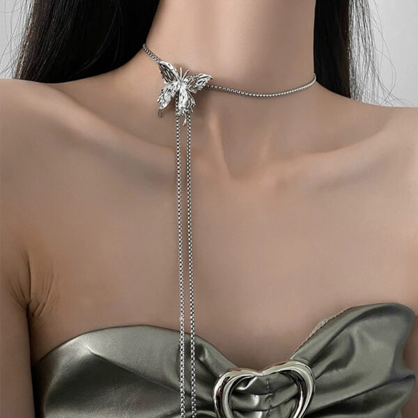 collar mariposa